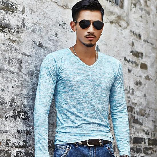 V-Neck Slim Fit Long Sleeve