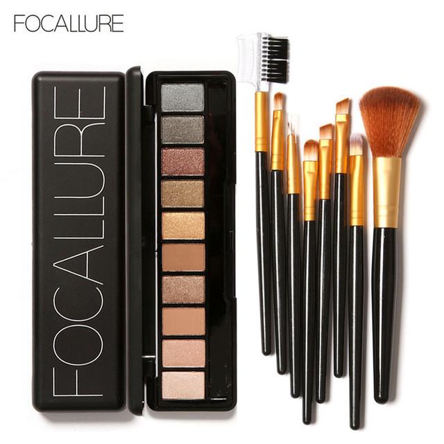 10 Colors Eyeshadow Palette 8PCS Brushes