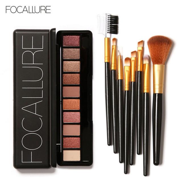 10 Colors Eyeshadow Palette 8PCS Brushes