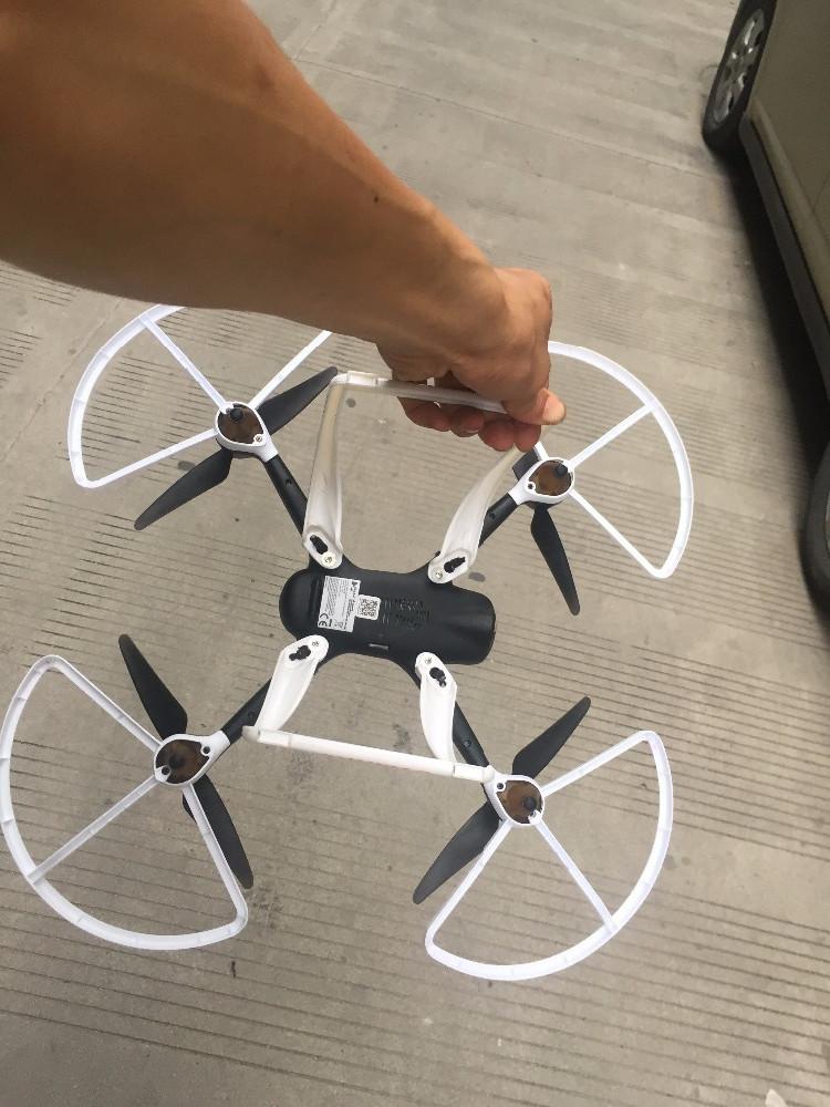 Quadcopter camera drone